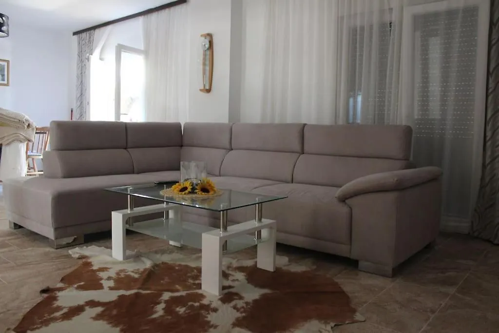 Villa Leona